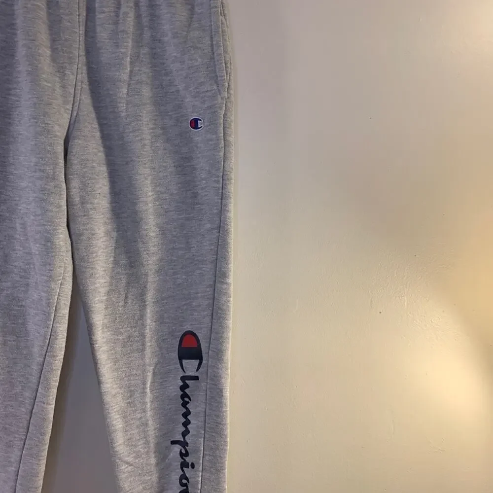 CHAMPION Boy’s Light Grey Logo Sweatpants / Size: Medium